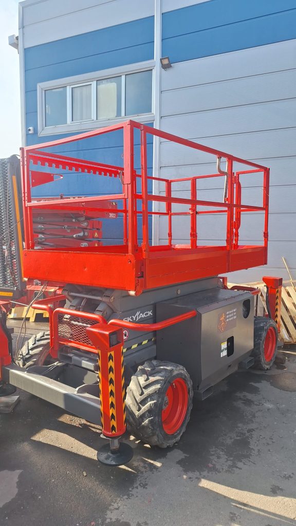 Makazasta platforma 12m
