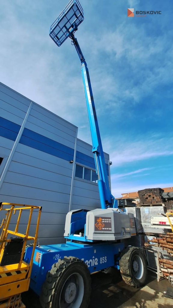 Teleskopska platforma Genie S85 – 28 m