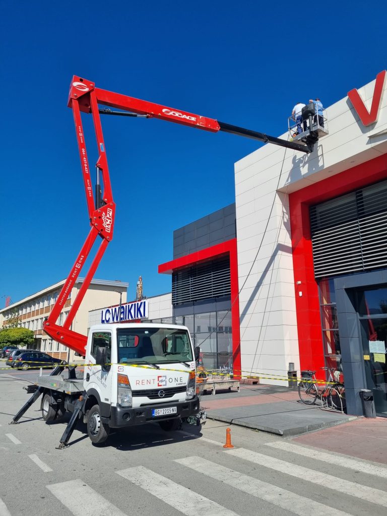 Kamion sa korpom za rad na visini 24m