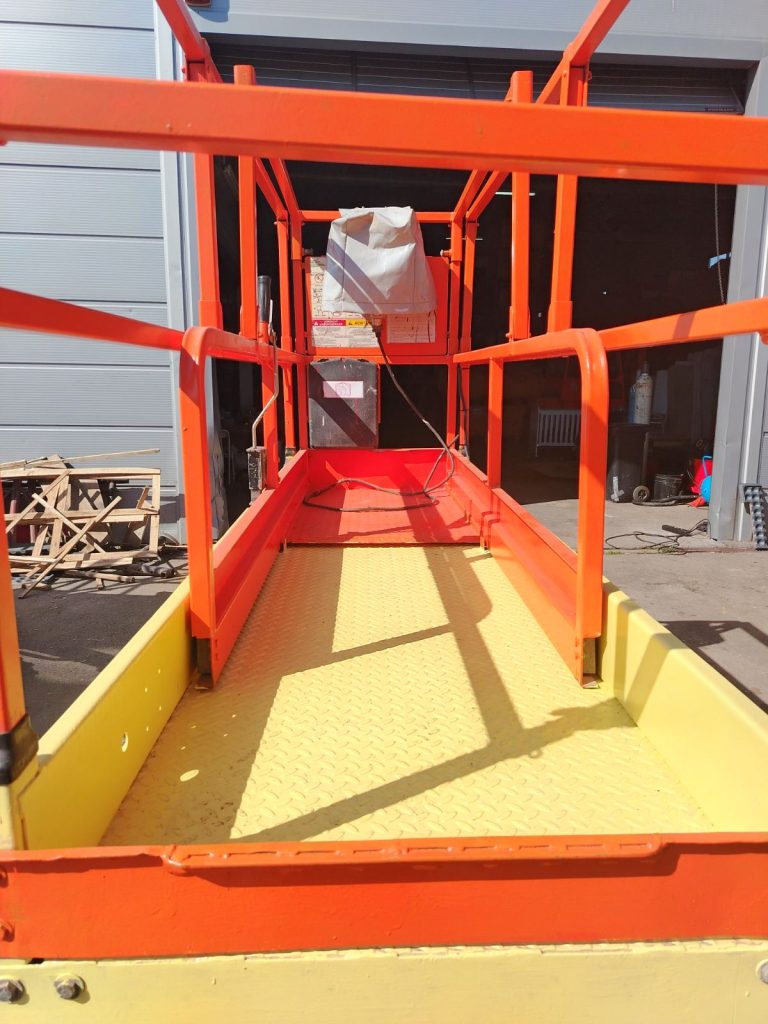 Električna makazasta platforma JLG 2033E3 – 8 m
