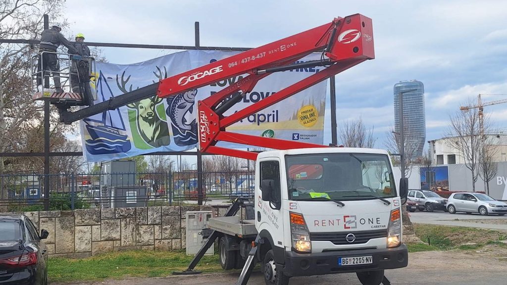 Kamion sa korpom za rad na visini 24m